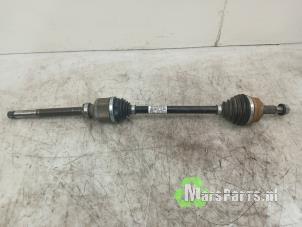 Gebruikte Aandrijfas rechts-voor Citroen Berlingo Multispace 1.5 BlueHDi 100 Prijs € 140,00 Margeregeling aangeboden door Autodemontagebedrijf De Mars