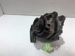 Gebruikte Dynamo Honda Jazz (GD/GE2/GE3) 1.2 i-DSi Prijs € 35,00 Margeregeling aangeboden door Autodemontagebedrijf De Mars