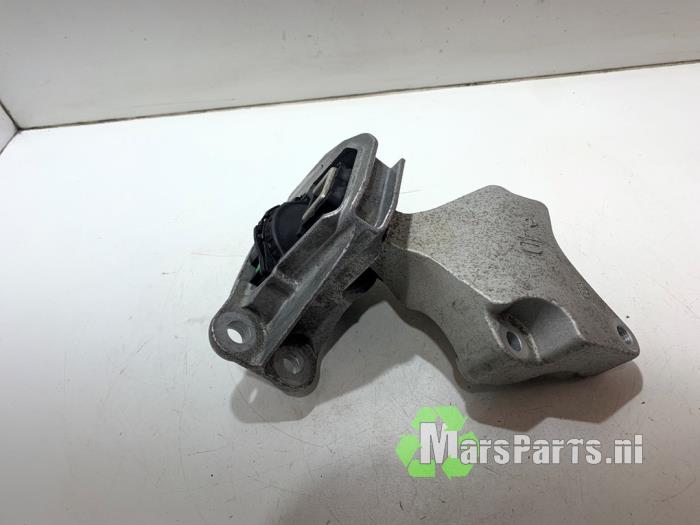 Motorsteun van een Nissan Micra (K14) 1.0 IG-T 100 2019