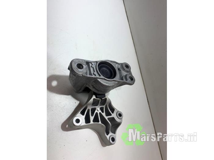 Motorsteun van een Nissan Micra (K14) 1.0 IG-T 100 2019