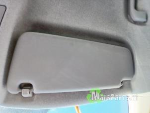 Gebruikte Zonneklep Opel Corsa D 1.2 16V LPG Prijs € 30,00 Margeregeling aangeboden door Autodemontagebedrijf De Mars