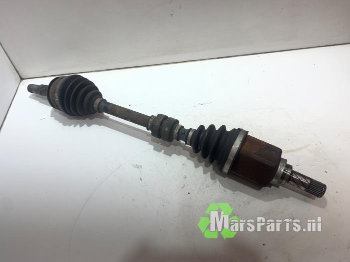 Gebruikte Steekas links-voor Nissan Qashqai (J11) 1.5 dCi DPF Prijs € 125,00 Margeregeling aangeboden door Autodemontagebedrijf De Mars