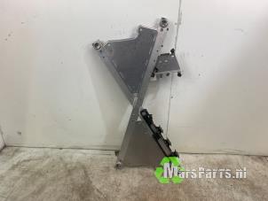 Gebruikte Bumperframe achter BMW i3 (I01) i3s 120Ah Prijs € 100,00 Margeregeling aangeboden door Autodemontagebedrijf De Mars