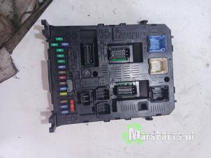 Gebruikte Zekeringkast Peugeot 3008 I (0U/HU) 1.6 VTI 16V Prijs € 80,00 Margeregeling aangeboden door Autodemontagebedrijf De Mars