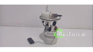 Gebruikte Tank element Pomp Peugeot 308 SW (L4/L9/LC/LJ/LR) 1.2 12V e-THP PureTech 130 Prijs € 90,00 Margeregeling aangeboden door Autodemontagebedrijf De Mars