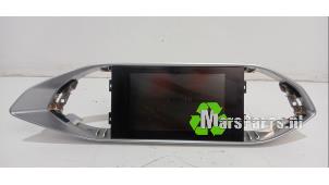 Gebruikte Navigatie Display Peugeot 308 SW (L4/L9/LC/LJ/LR) 1.2 12V e-THP PureTech 130 Prijs € 250,00 Margeregeling aangeboden door Autodemontagebedrijf De Mars