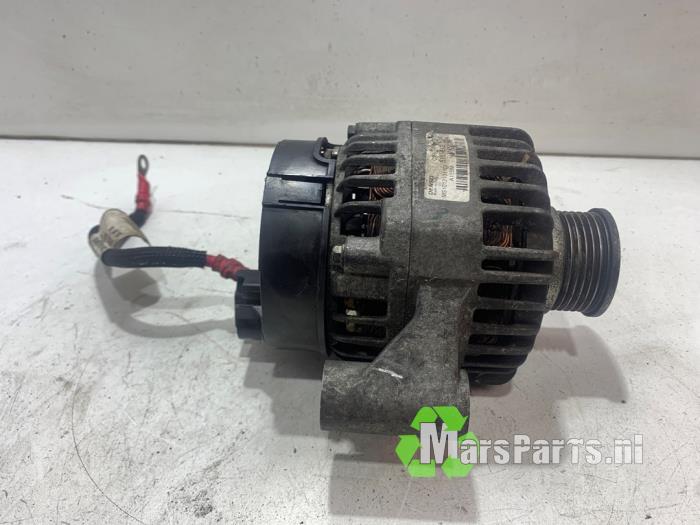 Dynamo van een Opel Combo 1.6 CDTI 16V 2014