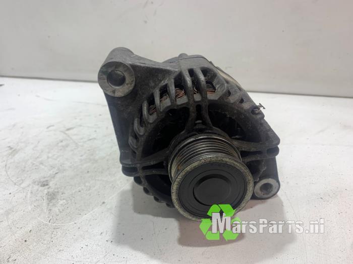 Dynamo van een Opel Combo 1.6 CDTI 16V 2014