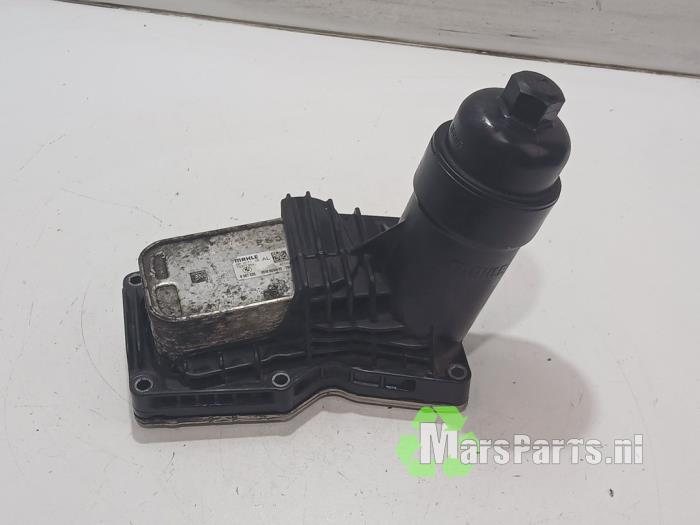 Gebruikte Oliefilterhuis Mini Countryman (R60) 2.0 Cooper D 16V Autom. Prijs € 50,00 Margeregeling aangeboden door Autodemontagebedrijf De Mars