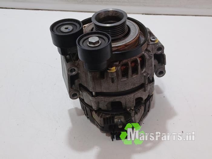 Dynamo van een Audi A5 (F53/F5P) 2.0 45 TFSI Mild Hybrid 16V Quattro 2019