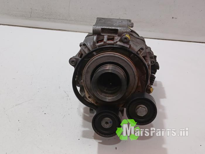 Dynamo van een Audi A5 (F53/F5P) 2.0 45 TFSI Mild Hybrid 16V Quattro 2019