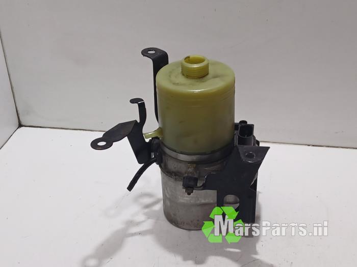 Gebruikte Stuurpomp Volkswagen Polo V (6R) 1.6 TDI 16V 75 Prijs € 130,00 Margeregeling aangeboden door Autodemontagebedrijf De Mars