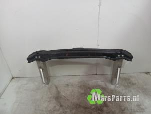 Gebruikte Bumperframe achter BMW i3 (I01) i3s 120Ah Prijs € 85,00 Margeregeling aangeboden door Autodemontagebedrijf De Mars