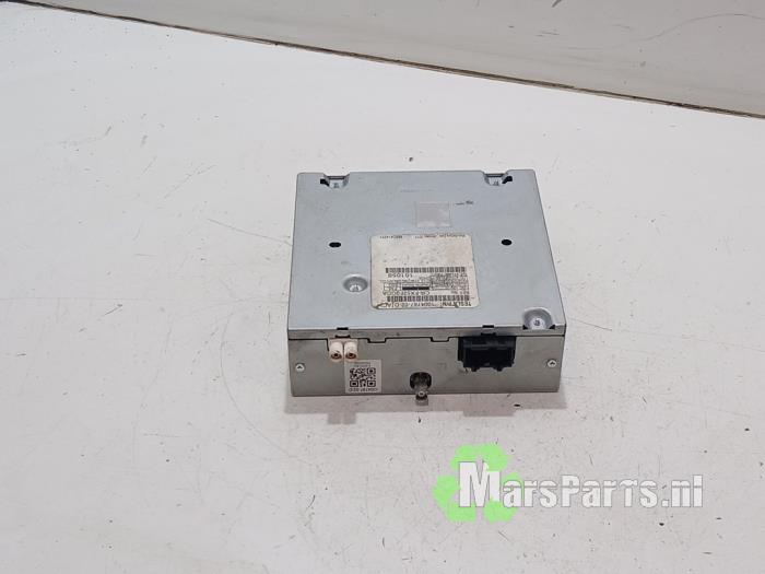 Gebruikte Radio module Tesla Model S 85D Prijs € 250,00 Margeregeling aangeboden door Autodemontagebedrijf De Mars