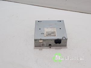 Gebruikte Radio module Tesla Model S 85D Prijs € 250,00 Margeregeling aangeboden door Autodemontagebedrijf De Mars