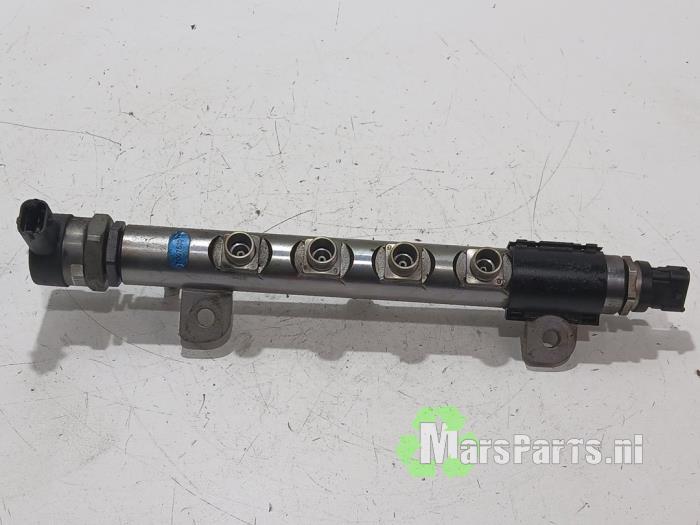 Gebruikte Common rail (Injectie) Opel Insignia 2.0 CDTI 16V 160 Ecotec Prijs € 55,00 Margeregeling aangeboden door Autodemontagebedrijf De Mars