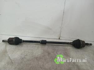 Gebruikte Steekas rechts-voor Opel Corsa D 1.3 CDTi 16V ecoFLEX Prijs € 25,00 Margeregeling aangeboden door Autodemontagebedrijf De Mars