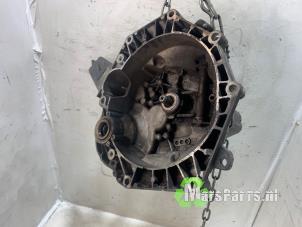 Gebruikte Versnellingsbak BMW Mini One/Cooper (R50) 1.6 16V One Prijs € 350,00 Margeregeling aangeboden door Autodemontagebedrijf De Mars