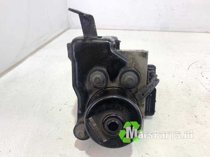 Gebruikte ABS Pomp Volkswagen Golf IV (1J1) 2.3 V5 GTI Prijs € 100,00 Margeregeling aangeboden door Autodemontagebedrijf De Mars