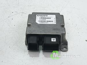 Gebruikte Airbag Module Volvo V40 Cross Country (MZ) 2.0 T3 16V Prijs € 45,00 Margeregeling aangeboden door Autodemontagebedrijf De Mars