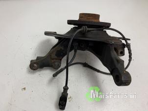 Gebruikte Asschenkel rechts-voor Opel Corsa E 1.4 16V Prijs € 50,00 Margeregeling aangeboden door Autodemontagebedrijf De Mars