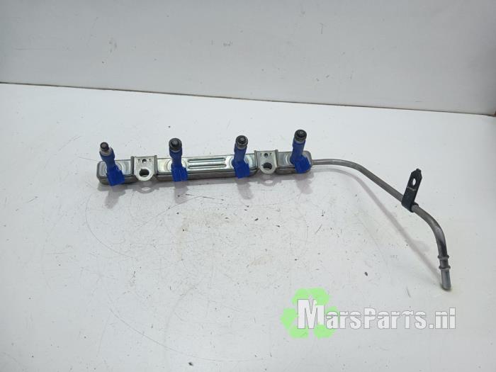 Gebruikte Injector brug Toyota Yaris III (P13) 1.5 16V Hybrid Prijs € 60,00 Margeregeling aangeboden door Autodemontagebedrijf De Mars