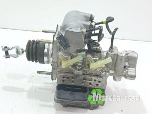 Gebruikte Rembol Toyota RAV4 (A5) 2.5 Hybrid 16V AWD Prijs € 500,00 Margeregeling aangeboden door Autodemontagebedrijf De Mars