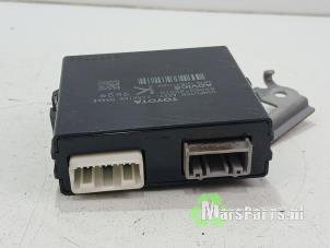 Gebruikte Handrem Computer Toyota RAV4 (A5) 2.5 Hybrid 16V Prijs € 50,00 Margeregeling aangeboden door Autodemontagebedrijf De Mars