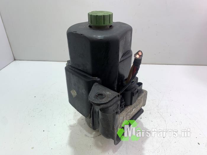 Stuurbekrachtiging Pomp van een Skoda Fabia (6Y2) 1.4i 2002