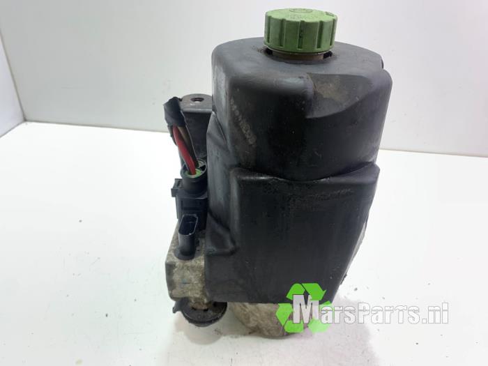 Stuurbekrachtiging Pomp van een Skoda Fabia (6Y2) 1.4i 2002