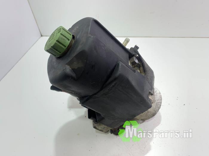 Stuurbekrachtiging Pomp van een Skoda Fabia (6Y2) 1.4i 2002