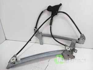 Gebruikte Raammechaniek 2Deurs rechts-voor Peugeot 307 CC (3B) 2.0 16V Prijs € 100,00 Margeregeling aangeboden door Autodemontagebedrijf De Mars