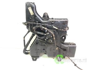 Gebruikte Adblue tank Volkswagen Crafter (SY) 2.0 TDI FWD Prijs € 325,00 Margeregeling aangeboden door Autodemontagebedrijf De Mars