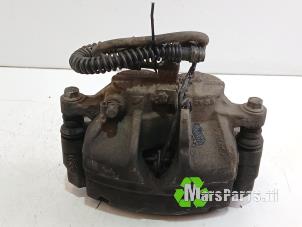 Gebruikte Remklauw (Tang) rechts-voor Volkswagen Crafter (SY) 2.0 TDI FWD Prijs € 65,00 Margeregeling aangeboden door Autodemontagebedrijf De Mars