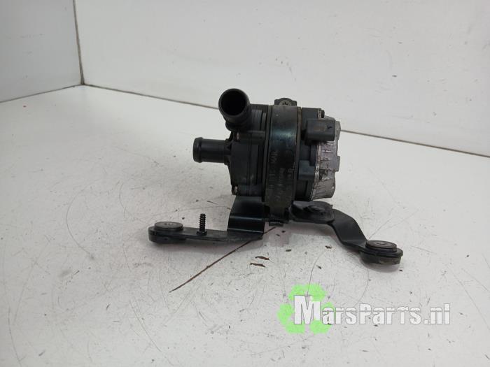 Gebruikte Waterpomp Volkswagen Crafter (SY) 2.0 TDI FWD Prijs € 30,00 Margeregeling aangeboden door Autodemontagebedrijf De Mars