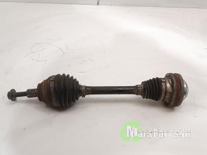 Gebruikte Steekas links-voor Volkswagen Golf Sportsvan (AUVS) 1.4 TSI 16V Prijs € 50,00 Margeregeling aangeboden door Autodemontagebedrijf De Mars