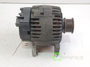 Gebruikte Dynamo Volkswagen Polo V (6R) 1.4 16V Prijs € 35,00 Margeregeling aangeboden door Autodemontagebedrijf De Mars