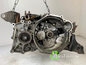 Gebruikte Versnellingsbak Mitsubishi Outlander (CU) 2.0 16V 4x4 Prijs € 400,00 Margeregeling aangeboden door Autodemontagebedrijf De Mars