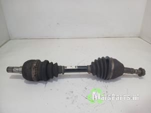 Gebruikte Steekas links-voor Opel Astra H SW (L35) 1.7 CDTi 16V Prijs € 35,00 Margeregeling aangeboden door Autodemontagebedrijf De Mars