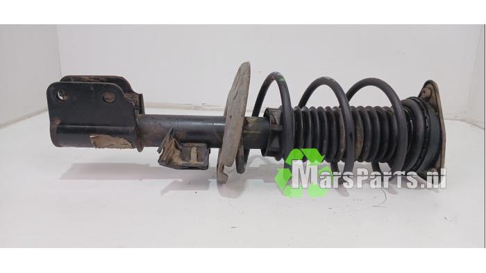 Schokdemperpoot rechts-voor van een Peugeot 308 (L3/L8/LB/LH/LP) 1.5 BlueHDi 130 2018