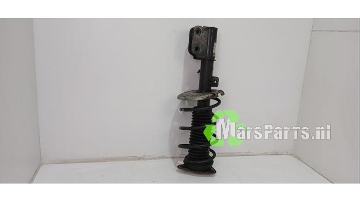 Schokdemperpoot rechts-voor van een Peugeot 308 (L3/L8/LB/LH/LP) 1.5 BlueHDi 130 2018