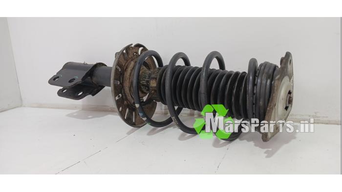 Schokdemperpoot rechts-voor van een Peugeot 308 (L3/L8/LB/LH/LP) 1.5 BlueHDi 130 2018