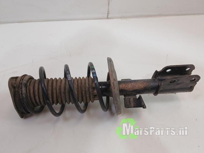 Schokdemperpoot rechts-voor van een Peugeot 308 (L3/L8/LB/LH/LP) 1.5 BlueHDi 130 2018