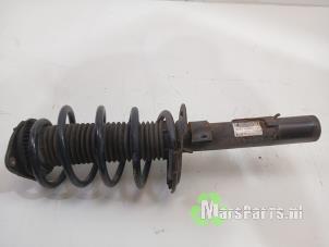 Gebruikte Mac Phersonpoot links-voor Ford Focus 3 1.6 TDCi Prijs € 70,00 Margeregeling aangeboden door Autodemontagebedrijf De Mars