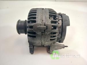 Gebruikte Dynamo Volkswagen Transporter T5 1.9 TDi Prijs € 50,00 Margeregeling aangeboden door Autodemontagebedrijf De Mars