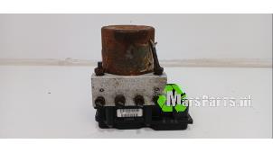 Gebruikte ABS Pomp Renault Master III (FV) 2.3 dCi 100 16V FWD Prijs € 75,00 Margeregeling aangeboden door Autodemontagebedrijf De Mars