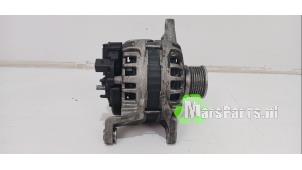 Gebruikte Dynamo Iveco New Daily VI 33S12, 35C12, 35S12 Prijs € 100,00 Margeregeling aangeboden door Autodemontagebedrijf De Mars