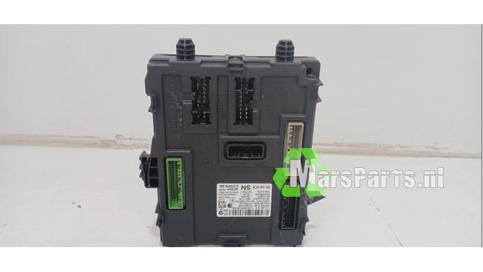 Gebruikte Bodycontrol Module Renault Kadjar (RFEH) 1.3 TCE 140 FAP 16V Prijs € 150,00 Margeregeling aangeboden door Autodemontagebedrijf De Mars
