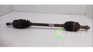 Gebruikte Steekas links-voor Suzuki Swift (ZA/ZC/ZD1/2/3/9) 1.3 VVT 16V Prijs € 35,00 Margeregeling aangeboden door Autodemontagebedrijf De Mars