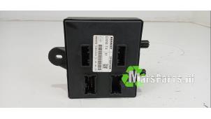 Gebruikte Computer Body Control Renault Clio IV (5R) 0.9 Energy TCE 90 12V Prijs € 40,00 Margeregeling aangeboden door Autodemontagebedrijf De Mars